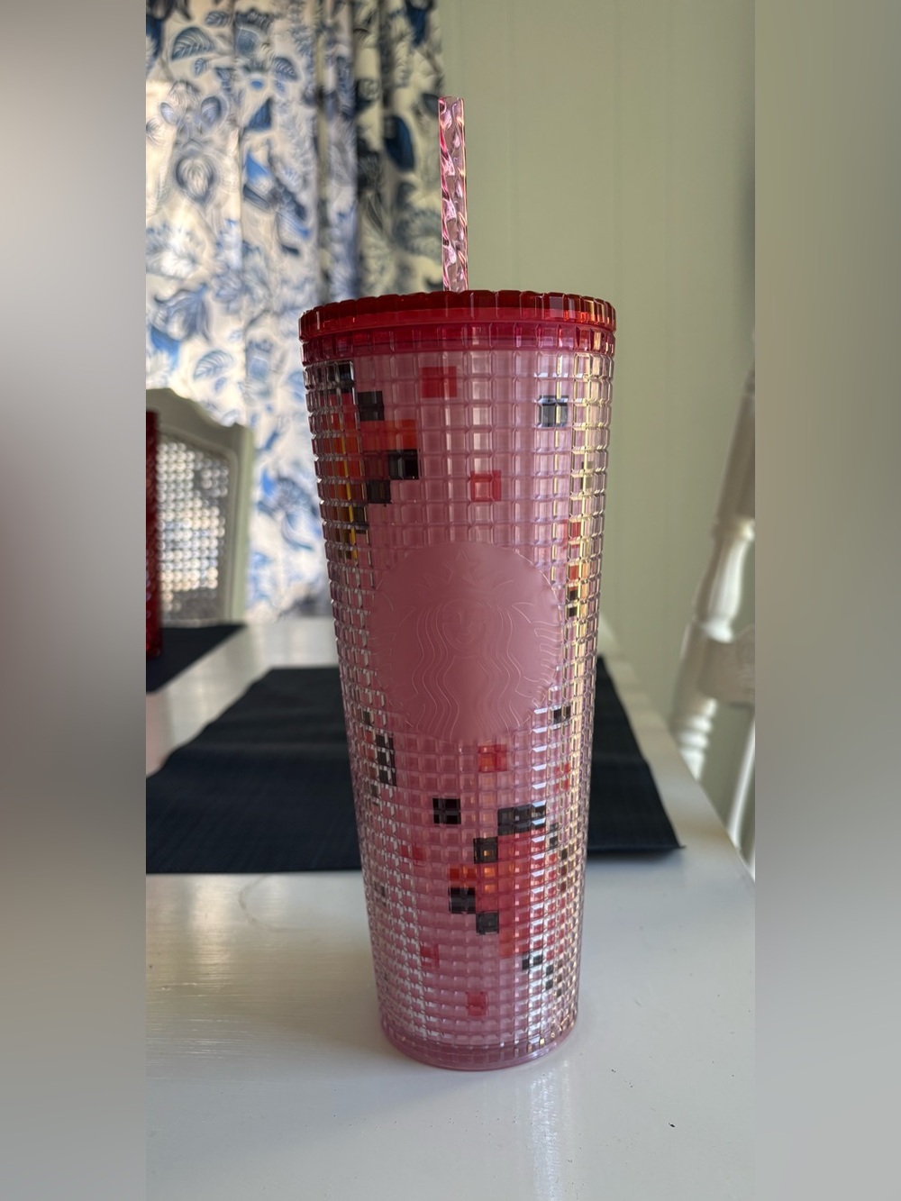 Starbucks Pink Red Pixel Hearts Grid Venti Tumbler Like New